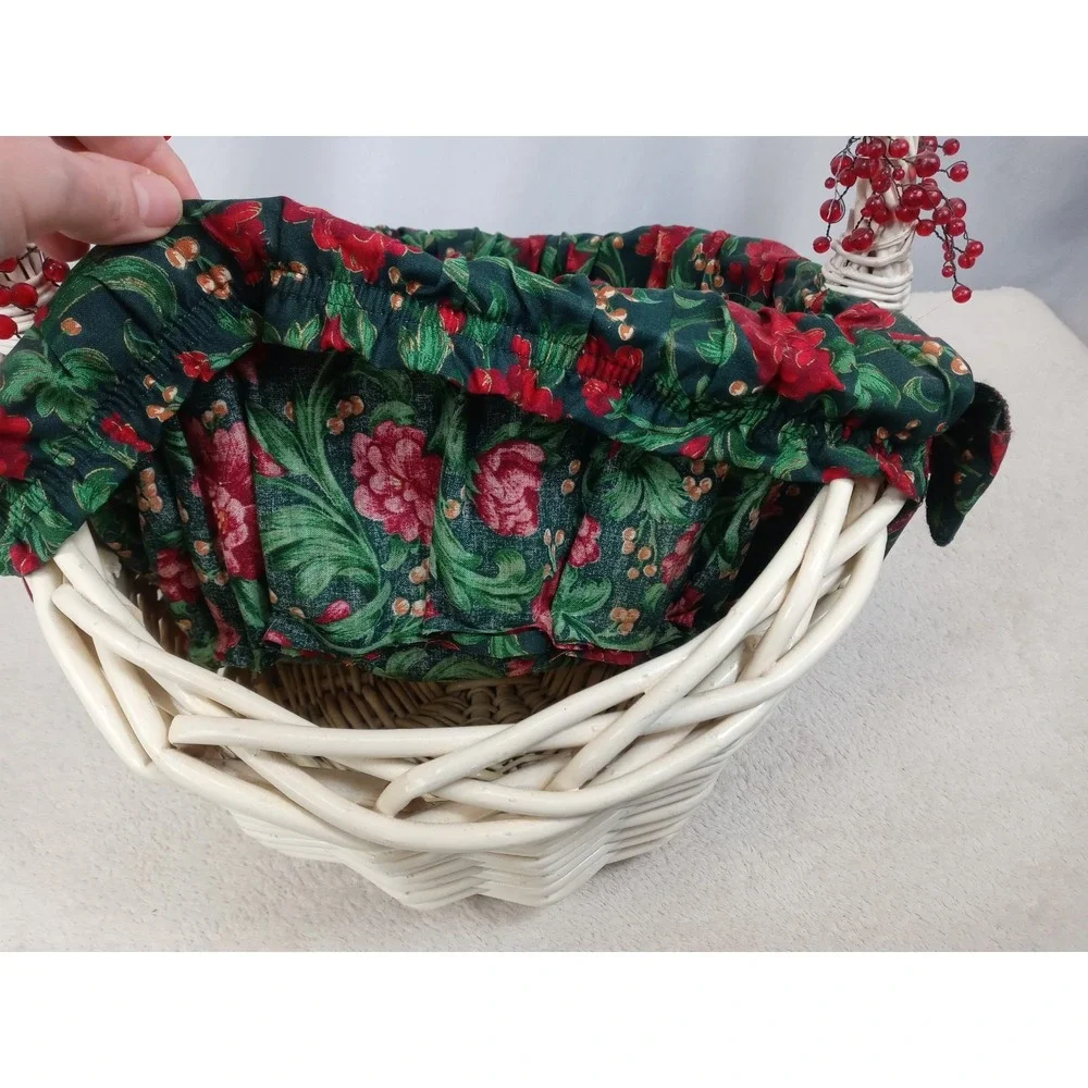 White Wicker‎ Christmas Basket Red Berry Handle Poinsettia Liner Holiday Decor